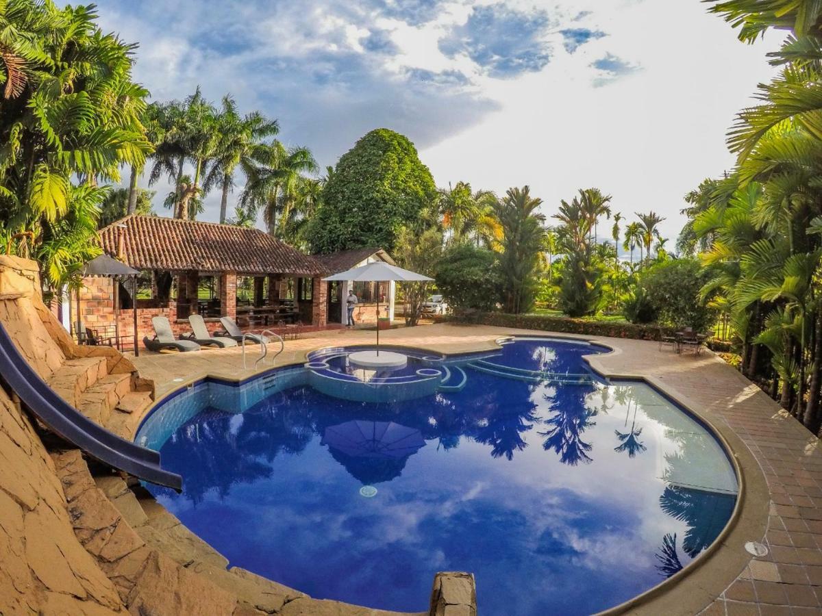 Hotel Hacienda Gualanday Apiay Kültér fotó